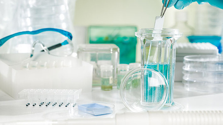 elisa_slide_sample_testing_biochemistry_chemical_pathology_histopathology_immunology__21832775_785x400px.jpg