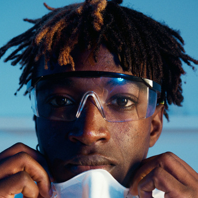 Man 1